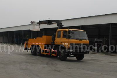 國(guó)四東風(fēng)153后八輪高空作業(yè)車